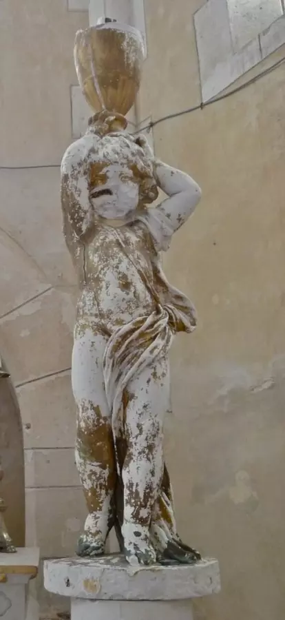 Statues angéliques de l'église d'Yrouerre