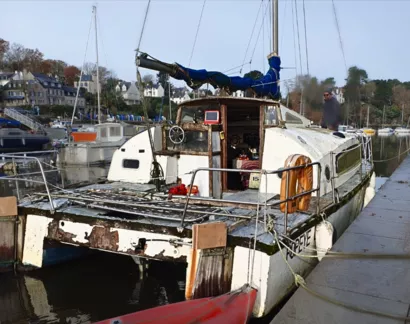 Restauration du catamaran en bois POPEYE