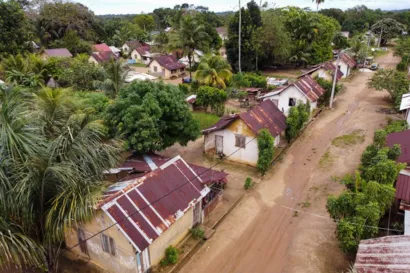 Réhabiliter le village de l'Acarouany à Mana