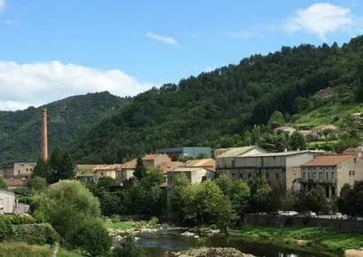Remettre en état le canal du Ténébris à Saint Sauveur de Montagut