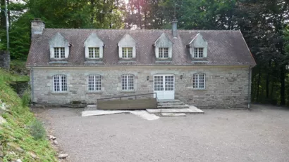 Restaurer l'auberge à Fougerolles-Saint-Valbert