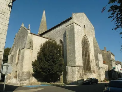 Restaurer la chapelle de la Très-Sainte-Trinité à La Rochefoucauld-en-Angoumois