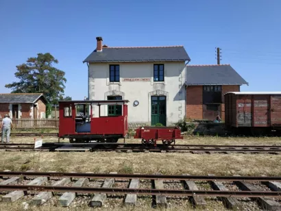 Restaurer la gare de la Roche à Saint-Jean-de-Linières