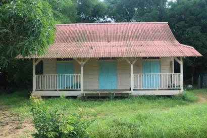 Restaurer la maison créole traditionnelle à Kaw