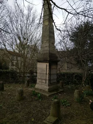 Restaurer la pyramide à Villejuif