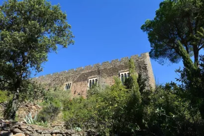 Restaurer le château Catalan à Castelnou