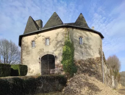 Restaurer le château de Comborn à Orgnac-sur-Vézère