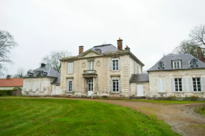 Restaurer le château et ses dépendances à Argoeuves