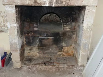 Restaurer le four à poires tapées à Rivarennes