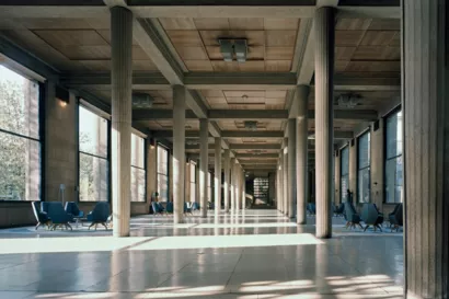 Restaurer le mobilier Pierre Paulin du Palais d'Iéna