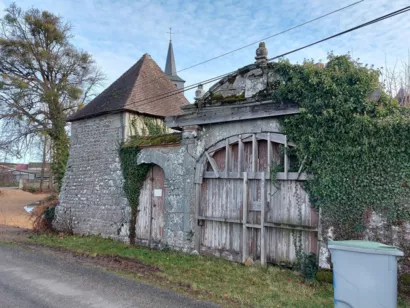 Restaurer le pigeonnier-porche du château d'Arfeuille-Châtain