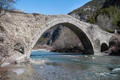 Restaurer le pont du Moulin à Thorame-Haute