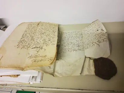 Restaurer les archives anciennes à Gex