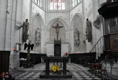 Restaurer les stalles de l'église abbatiale de Beaulieu-lès-Loches