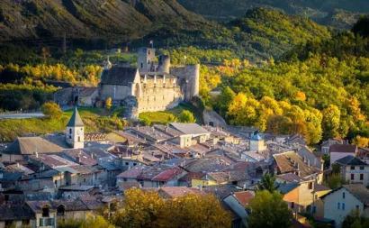 Restaurer les vitraux de la chapelle Saint-Jean-Baptiste du château à Tallard