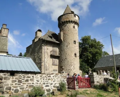 Sécuriser l'édifice et valoriser le château d'Escorolles à Cheylade